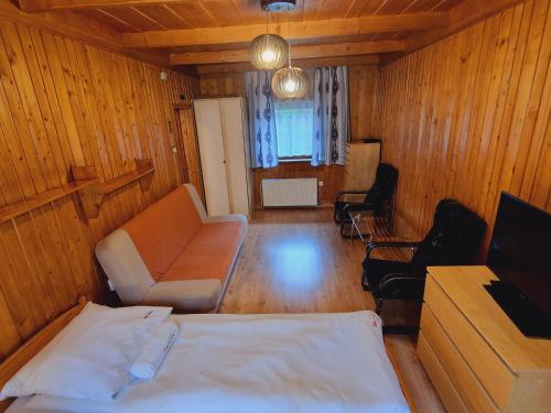 Premium Quadruple Room image 3