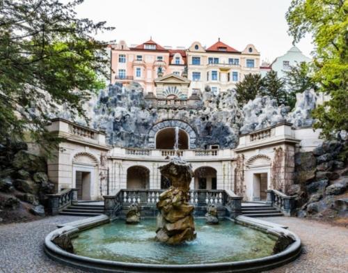 Hotel Claris - image 2