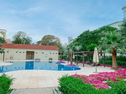 Exterior view, Luxury Escapes - Cozy budget studio near Metro & Ibn Battuta Mall - MOG190 DG near Bikanervala Al Furjan - Indian Vegetarian Restaurant in Dubai