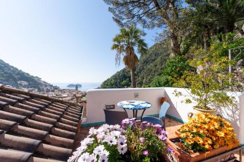 Double room, deluxe, sea view, balcony