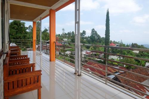 Balcony/terrace, OYO 2162 Pondok Wisata Sri Widodo in Solo
