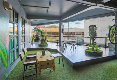 room detail thumbnail 1