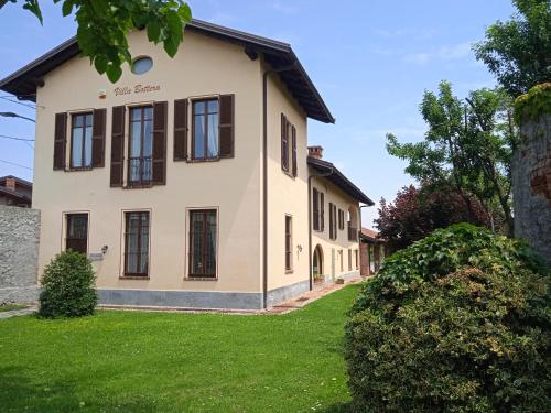 VILLA BOTTERA with Jacuzzi in the garden Cuneo Langhe Piemonte