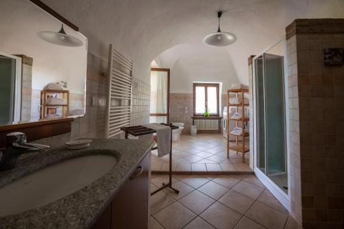 VILLA BOTTERA with Jacuzzi in the garden Cuneo Langhe Piemonte