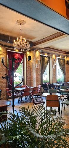 Restoran, Villa 1927 near Nikola Tesla muuseum