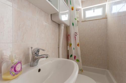 Guest House Luce - image 9