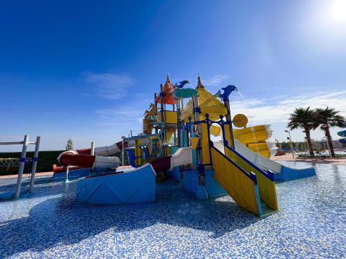Peldbaseins, AZ Hotels Grand Oran in Es Senia