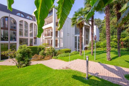 Maraini Elegante Apartment with Jacuzzi & Balcony - Happy Rentals - image 2