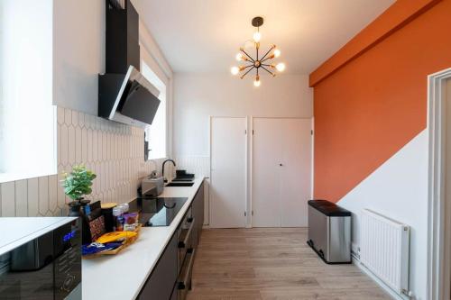 Chic 3-Bed Hideaway Steps from Cromer Beach in Cromer Város