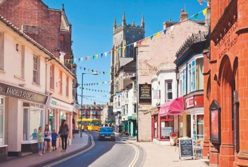 Chic 3-Bed Hideaway Steps from Cromer Beach