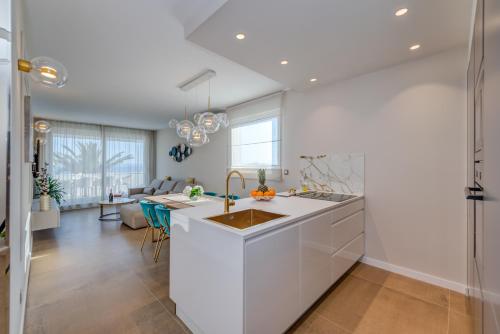 Beachfront Holiday Apartments - image 10