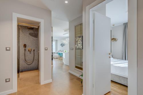 Beachfront Holiday Apartments - image 7