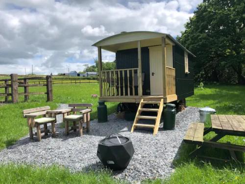 Shepherds Hut at The Retreat in Llanrhaeadr-ym-Mochnant
