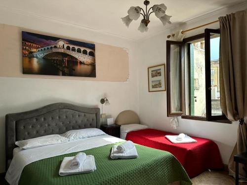 Venice Guest House Room Type - Triple Room with Private Bathroom