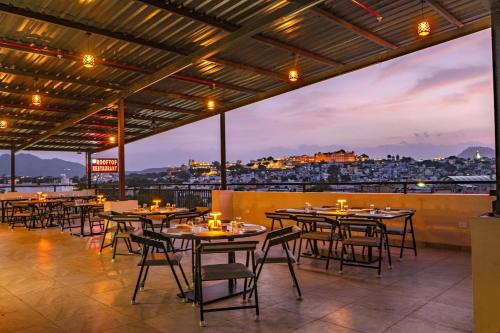 Restaurant, THE MANGAL VIEW RESIDENCY - A Luxury Boutique Business Hotel in Udaipur
