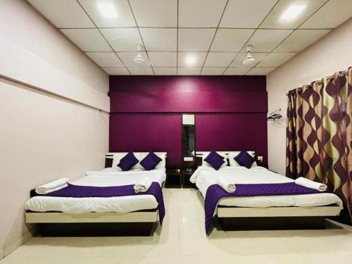 2 double beds
