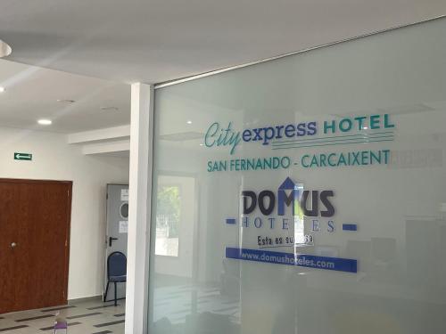 บริการและสิ่งอำนวยความสะดวก, Cityexpress Hotel San Fernando - Carcaixent in อัลซิรา
