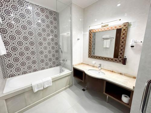 room detail thumbnail 2