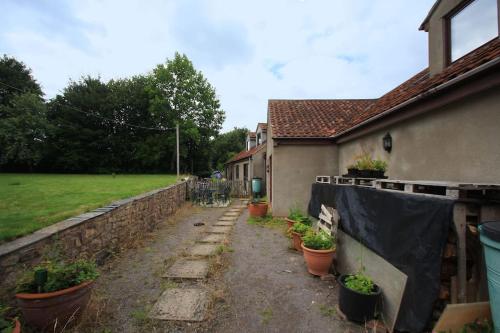 A nicely presented friendly comfortable cottage