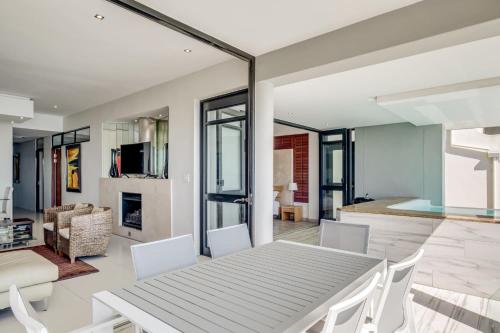 Bali Luxury Suite E – Camps Bay, CO