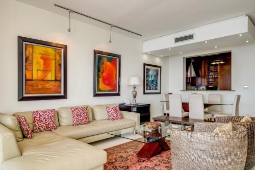 Bali Luxury Suite E – Camps Bay, CO