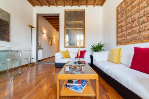 Santa Croce suite with a stunning view - image 4