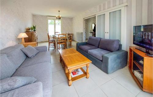 Beautiful Home In Cancale With Wifi And 4 Bedrooms
