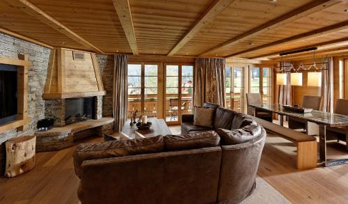 Aspen Alpine Lifestyle Hotel - image 10