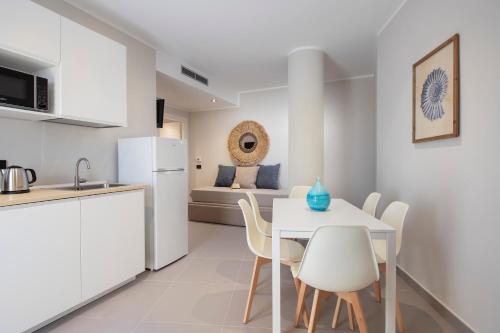 MEM Lodge and Suite 5