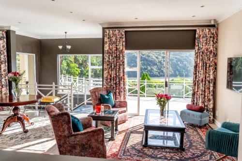Shared lounge/TV area, House Ritze in Gonubie
