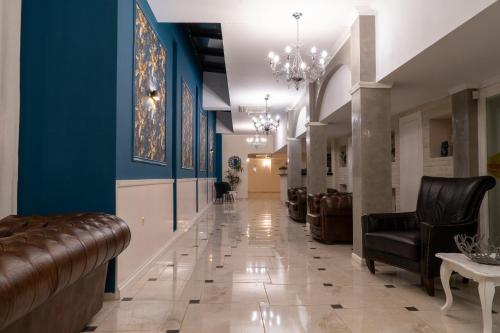 White Rock Castle Suite Hotel