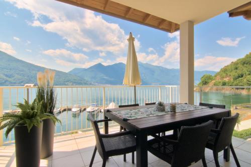 Apartment with Lake View