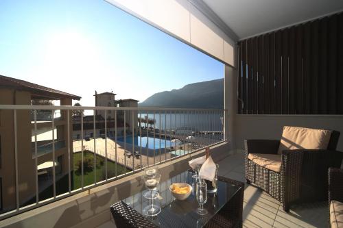 Apartment with Pool View 