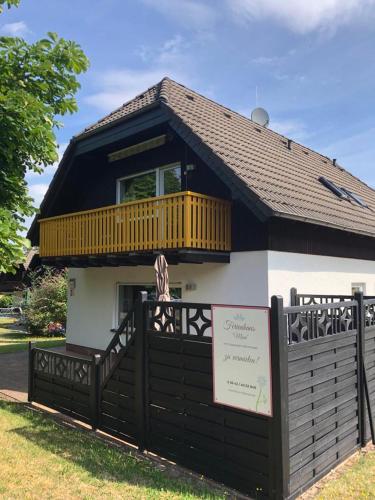 Ferienhaus Moni mit 2 separaten Wohnungen am Silbersee - Apartment - Frielendorf