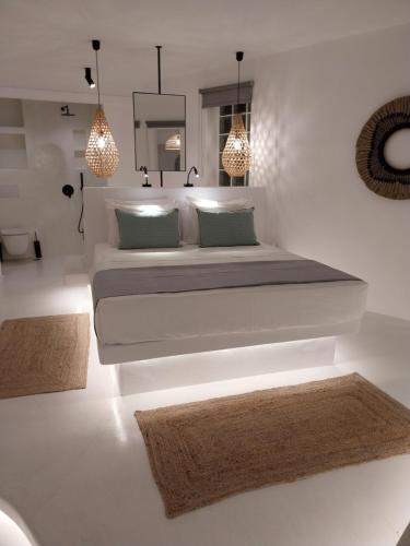 Altana Boutique Hotel Room Type - Altana Luxury Apartment private courtyard / patio -semi basement 