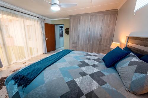 B&B Windhoek - Meerkat Manor Self-Catering & Accommodation Windhoek - Bed and Breakfast Windhoek