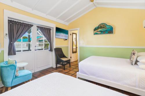 Double Room with Two Double Beds image 8