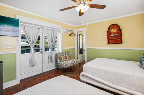 Double Room with Two Double Beds image 4