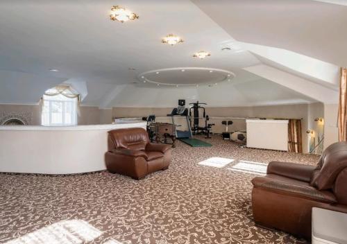 Villa with pool and garden in Hlibivka