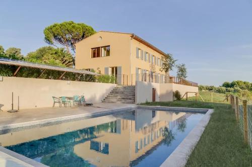 Superbe Villa Contemporaine: Piscine Et Vue Mer - Location, gîte - Ollioules