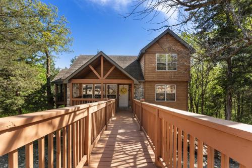 Whispering Woods Lodge-Sleeps 10 Home - main image