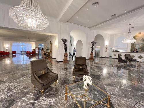 481103054 Hotel Quisisana