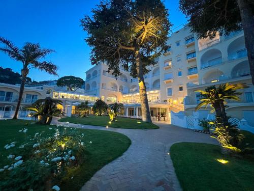 481103118 Hotel Quisisana