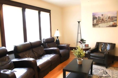 Comfy and Spacious 3 BR - Easy City Access