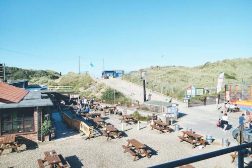 Dune Roamin': Sea Palling's Treasure - NOW with TV in Sea Palling