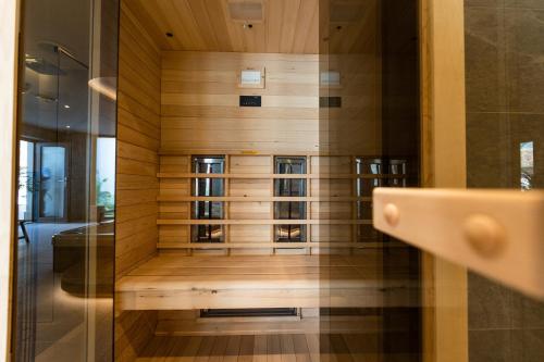 Sauna, Rokusfalvy Borhotel es Fogado in Etyek