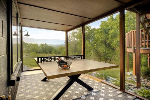 Riverside Rose Cabin: Luxe*LogCabin*MtnView*Sleeps12*Secluded*Shenandoah