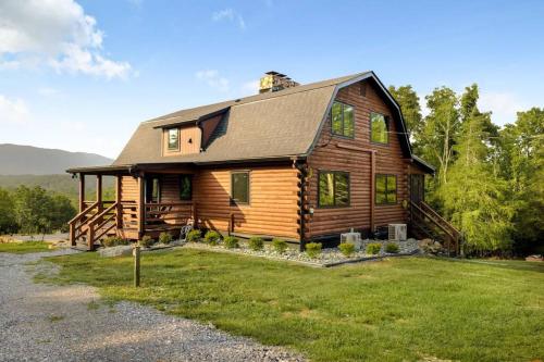 Riverside Rose Cabin: Luxe*LogCabin*MtnView*Sleeps12*Secluded*Shenandoah