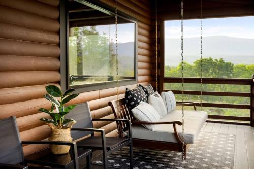 Riverside Rose Cabin: Luxe*LogCabin*MtnView*Sleeps12*Secluded*Shenandoah