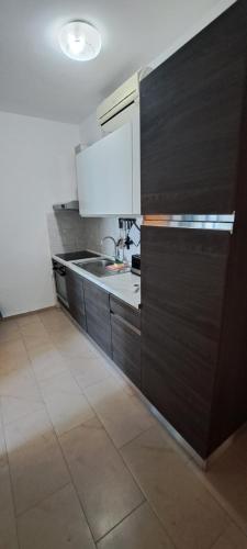 Comfort One-Bedroom Apartment with Sea View  image 7